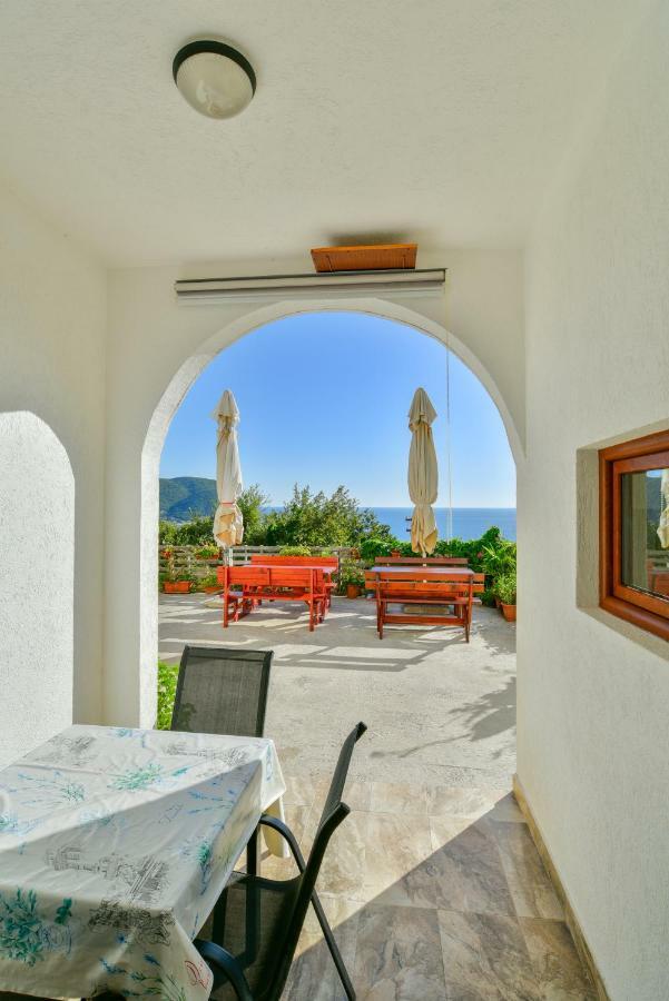 Pataki Guesthouse Petrovac Dış mekan fotoğraf