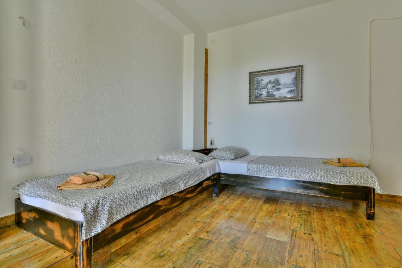 Pataki Guesthouse Petrovac Oda fotoğraf